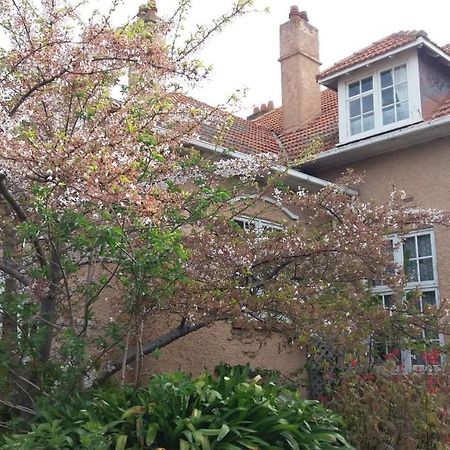 Chimneys B&B Oamaru Exterior photo